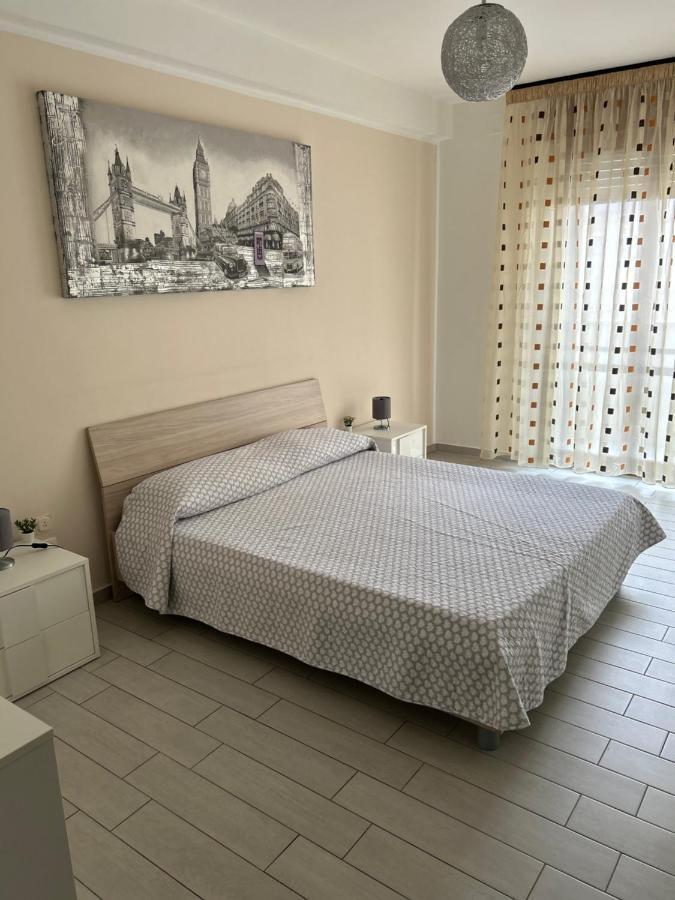 Apartamento La Dimora Di Enea Bríndisi Exterior foto
