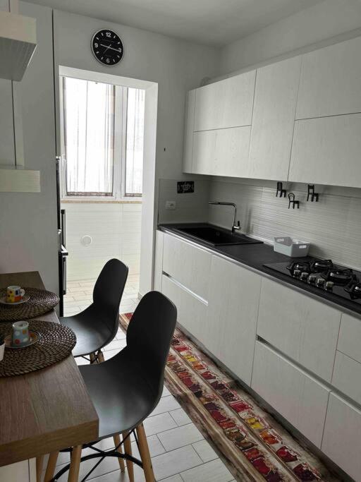 Apartamento La Dimora Di Enea Bríndisi Exterior foto