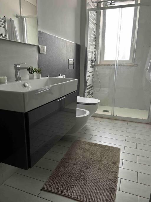Apartamento La Dimora Di Enea Bríndisi Exterior foto