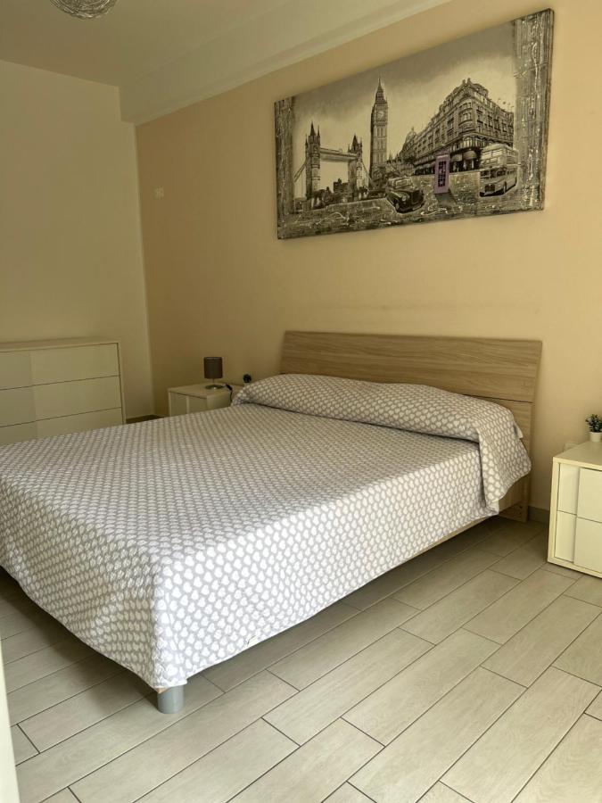 Apartamento La Dimora Di Enea Bríndisi Exterior foto
