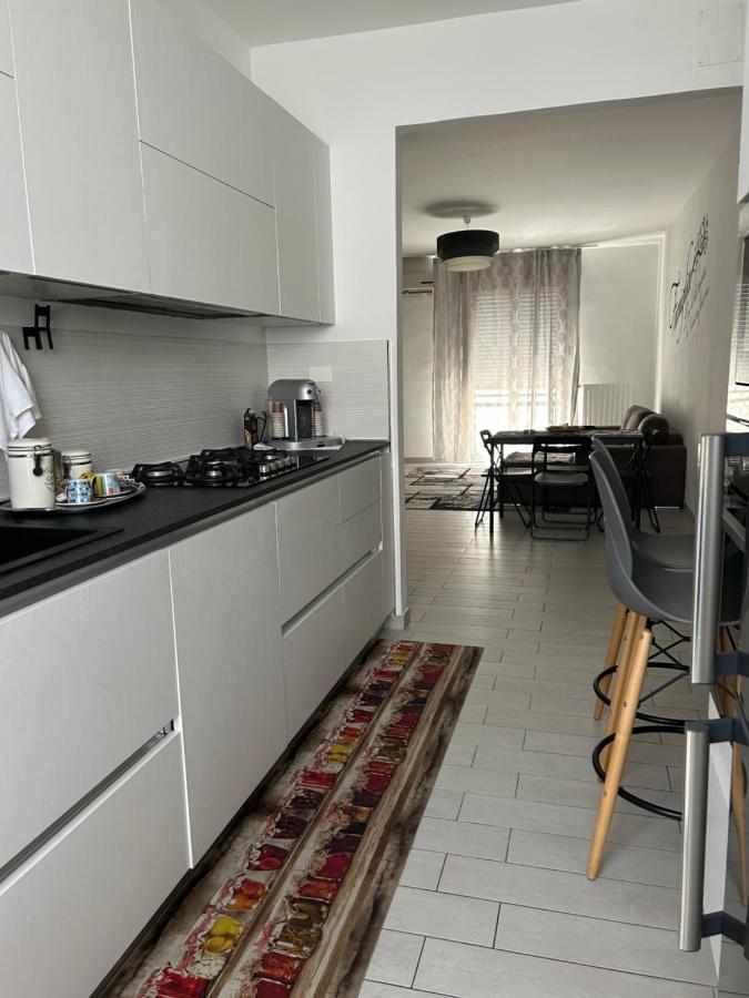 Apartamento La Dimora Di Enea Bríndisi Exterior foto