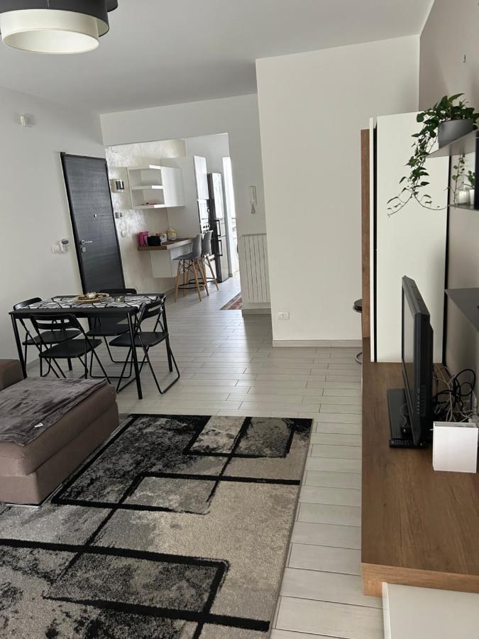Apartamento La Dimora Di Enea Bríndisi Exterior foto