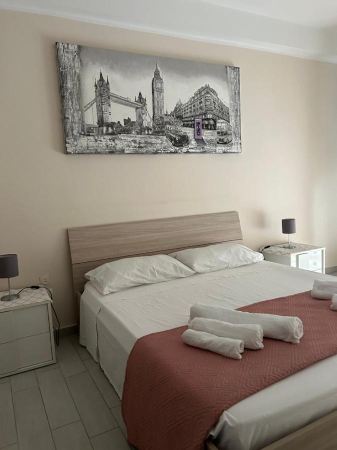 Apartamento La Dimora Di Enea Bríndisi Exterior foto